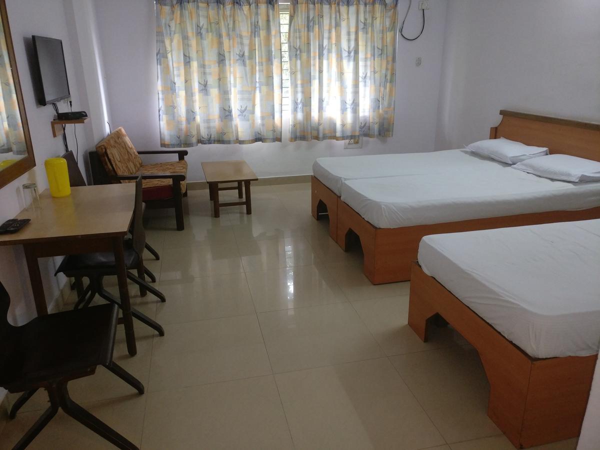 Hotel Surya Mangalor Kültér fotó